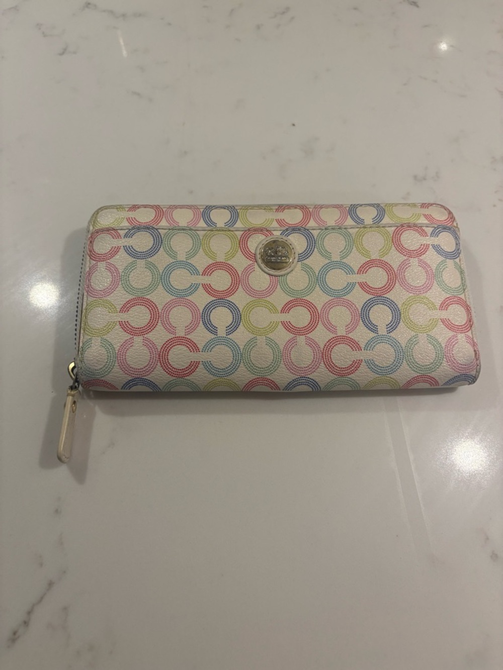 COACH ZIP AROUND WALLET - Picture 2 of 9